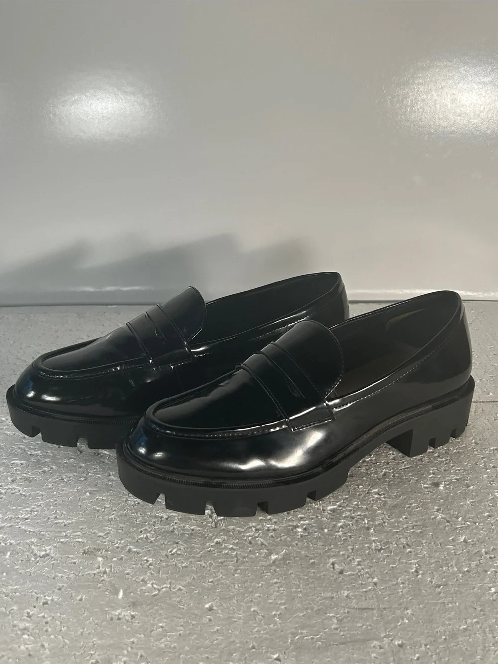 Nine West SZ 9 Maibel Black Glossy Lug Sole Loafer Career Academia Preppy Retro